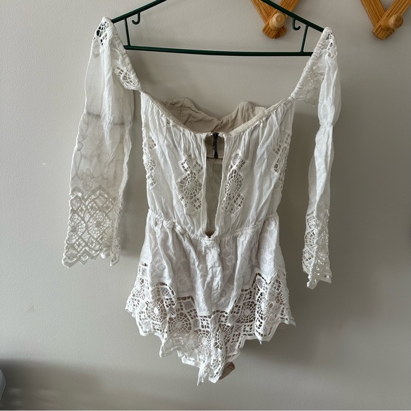 Stone Cold Fox romper - Picture 4 of 5